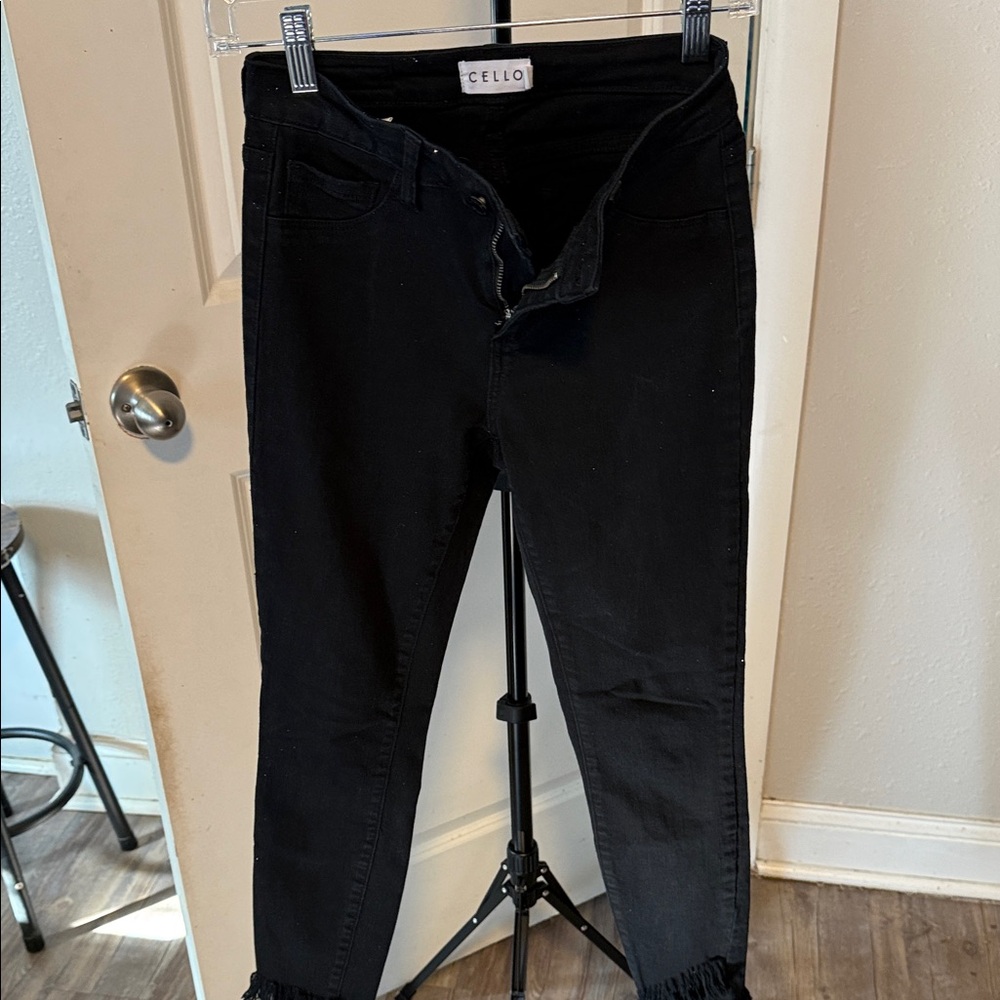Cello Women's Cropped Jeans in Black